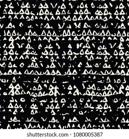 Triangle tie dye pattern. Shibori seamless background. Geometric china ink natural print. Organic vector japanese design. Watercolor indonesian tile. Triangle seamless pattern. Japan kimono print.