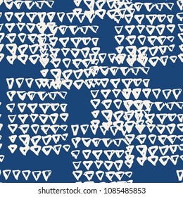 Triangle tie dye pattern. Shibori seamless background. Geometric china ink natural print. Organic vector japanese design. Watercolor indonesian tile. Triangle seamless pattern. Japan kimono print.