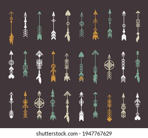 Arreglo de flecha tribal. Colección de diseño de vectores étnicos. Elementos para el tatuaje, pegatinas, camisetas, bolsos, ropa.