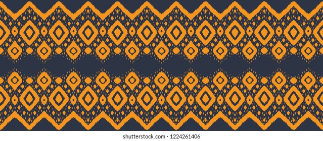 Tribal vector ornament. Seamless African pattern. Ethnic carpet with chevrons and strips. Aztec style. Geometric striped pattern. Ancient interior. Modern rug. Geo print on textile. Vintage fabric.