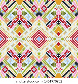 Tribal vector ornament. Seamless African pattern. Ethnic carpet with chevrons. Aztec style. Geometric mosaic on the tile, majolica. Ancient interior. Modern rug. Geo print on textile. Kente Cloth.