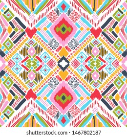 Tribal vector ornament. Seamless African pattern. Ethnic carpet with chevrons. Aztec style. Geometric mosaic on the tile, majolica. Ancient interior. Modern rug. Geo print on textile. Kente Cloth.