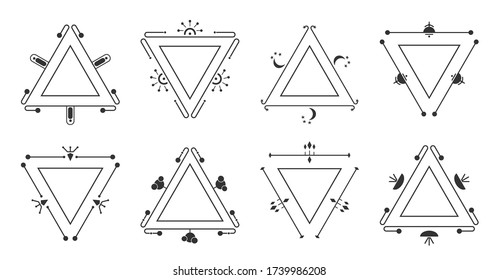 Marco de línea negra tricornio elegante decorado ornamental. Borde trigonal gráfico para monogramas, tarjeta de invitación a boda de texto, certificado. Marcos triangulares aislados en ilustración de vector blanco