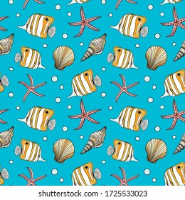 Pescado tropical, conchas marinas y vectores de estepa sin fisuras. Dibujo a mano bajo el agua. Mariscas de copperband sobre fondo de agua azul. Chelmon rostratus de dibujos animados o peces de coral bebidos