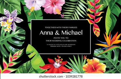 Invitación tropical hawaiana a la boda con hojas de palma y flores exóticas en un fondo negro. Diseño de plantilla. Ilustración vectorial.