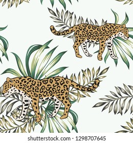 Tropical leopard animal, palm leaves, light background. Vector seamless pattern. Graphic illustration. Exotic jungle animals and plants. Summer beach design. Paradise nature 
