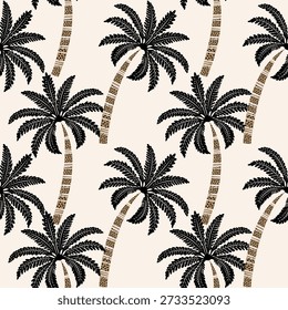 Modelo inconsútil de la palmera tropical con los troncos texturizados y las hojas negras en fondo beige. Estilo exótico de verano para diseños de telas, Fondos de pantalla y resorts.