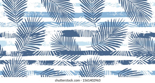 Patrón tropical, hojas de palma sin fisuras vectorial de fondo floral. Planta exótica sobre rayas marinas ilustraciones impresas. Huella veraniega azul selva. Hojas de palmera en líneas de pintura.