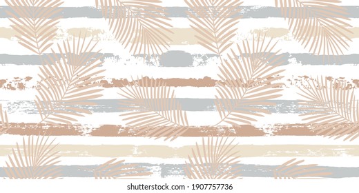Tropisches Muster, Palmblätter nahtlose Vektorgrafik-Hintergrund. Exotische Pflanze auf beigem Streifen Druckgrafik. Sommernaturdschungeldruck. Blätter von Palmen auf Farblinien. Pinselstriche