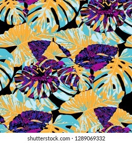 Tropical Pattern. Seamless Texture with Bright Hand Drawn Leaves of Monstera. Summer Rapport for Print, Paper, Swimwear. Vector Seamless Background with Tropic Plants. Watercolor Effect.
