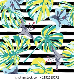 Tropical Print. Jungle Seamless Pattern. Vector Tropic Summer Motif with Hawaiian Flowers. Background Texture, Wrapping Paper, Textile, Fabric or Wallpaper. 
