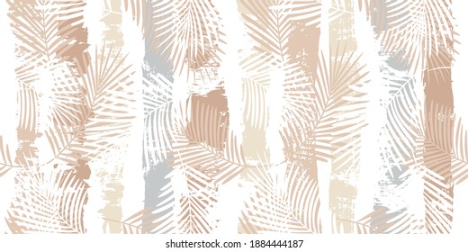 Patrón de rayas tropicales, hojas de palma sin costura vectorial fondo pastel. Planta exótica en rayas beige. Huella veraniega de la jungla. Hojas de palmera en líneas de pintura. trazos de pincel