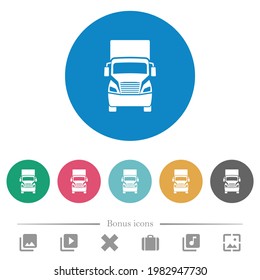 Iconos blancos planos de la vista frontal del camión sobre fondo de color redondo. 6 iconos de bonificación incluidos.