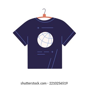 Camiseta con colgador de madera. Casual, hombres vestidos colgando. Prendas de vestir masculinas, ropa con Globe, imagen impresa del planeta Tierra. Ilustración vectorial gráfica plana aislada en fondo blanco