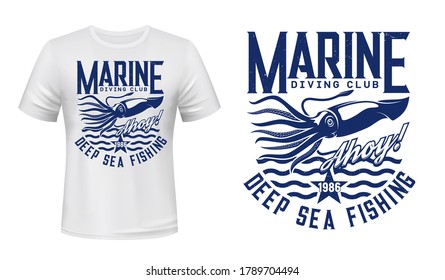 T-Shirt-Druck mit Kalmare, Vektorkalamar auf blauen Wellen, Maskottchen für Tauchclub, Seetauchen-Abenteuerdusche nautische Mollusk T-Shirt-Emblem. Bekleidungsvorlage des Ocean Sports Team mit Kalmar