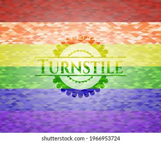 Emblema de torniquete sobre fondo de mosaico con los colores de la bandera LGBT. 