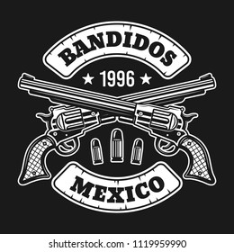 Duas pistolas cruzadas com texto em vetor emblema, etiqueta, impressão ou logotipo isolado no fundo escuro