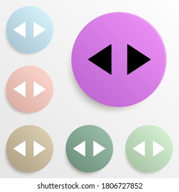 zwei verschiedene Pfeilzeichen-Farbset. Einfache Glyphe, flache Vektorgrafik von Web-Icons für i und ux, Website oder mobile Anwendung