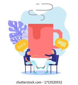 Dos compañeras conversando y compartiendo ideas mientras toman café en una mesa en un café. Ilustración vectorial plana moderna.