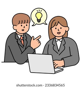 Zwei Büroangestellte bringen Ideen zum Brainstorming.