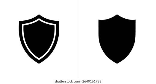 Dois escudos exibidos em fundo branco, simbolizando defesa e proteção, um com contorno, oferecendo ícone de segurança conceito.