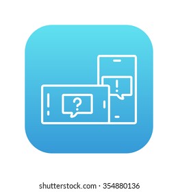 Dos smartphones con cuadrados de voz en un icono de línea de pantalla para web, móvil e infografía. Icono de blanco vector en el cuadrado de gradiente azul con esquinas redondeadas aisladas en fondo blanco.
