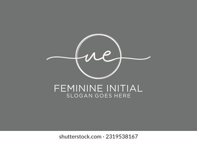 Logo de escritura a mano de la UE con el logotipo del vector de plantilla de círculo de la firma inicial, boda, moda, floral y botánica con plantilla creativa.