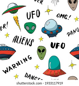 Ufo and aliens Seamless pattern. Cute Doodles space ships sketch. Hand drawn Cartoon Vector illustration.