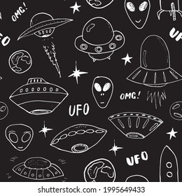 Ufo and aliens Seamless pattern. Cute Doodles space ships sketch. Hand drawn Cartoon Vector illustration.