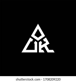 Logotipo de monograma del Reino Unido con forma de 3 piezas aislada en una plantilla de diseño triangular