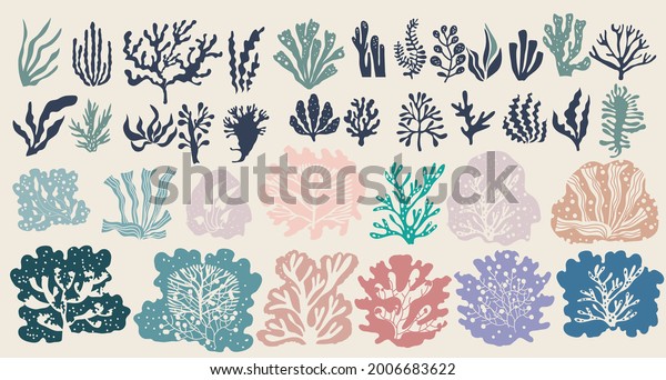 Underwater marine flora set of seaweeds, planting,\
marine algae and ocean corals silhouettes. Vector seaweed cartoon\
sketch aquarium\
decor