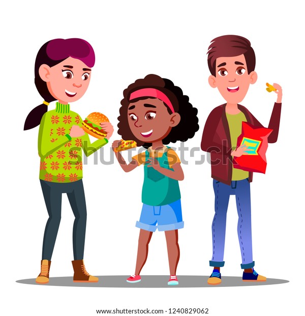 健康に良くない食事 ハンバーガー ピザ ポテトチップスのベクター画像を食べる少年少女 カートーンイラスト のベクター画像素材 ロイヤリティフリー