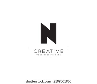 Letra única de diseño de logotipo N sobre fondo blanco
