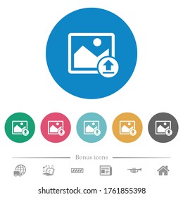 Subir iconos de imagen plana en fondo de color redondo. 6 iconos de bonificación incluidos.