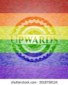 Arriba sobre el fondo de mosaico con los colores de la bandera LGBT. 