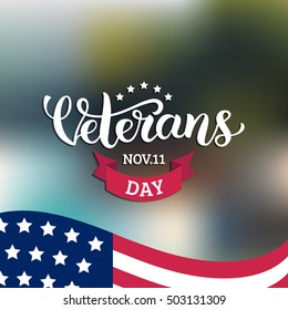 ILUSTRACIÓN VECTORIAL de la bandera de Estados Unidos con letras del Día de los Veteranos. Fondo de vacaciones del 11 de noviembre. Cartel de celebración con estrellas y rayas. Tarjeta de felicitación.