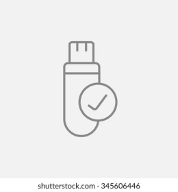 USB-Flash-Laufwerk-Symbol für Web-, Mobil- und Infografiken. Vektorgrafik, dunkelgraues Symbol einzeln auf hellgrauem Hintergrund.