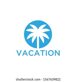 Vacation logo design template. Green palm inn seaside. The concept for travel agency, tropical resort, beach hotel, spa. Summer vacation symbol.