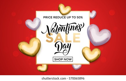 Banner en línea de fondo vectorial de San Valentín Día de venta con patrón de globo cardíaco dorado y plateado sobre fondo rojo.