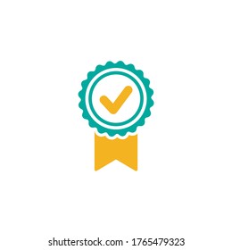 Icono de sello válido. Círculo azul con cinta y garrapata blanca. Garantía de calidad. Icono de pegatina de OK plano. Aislado en blanco. Medal, mejor botón de producto. Marcar. Ilustración del premio del vector.