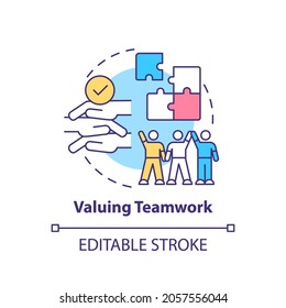 Valuing teamwork concept icon. Basic corporate core value idea thin line illustration. Collaboration, communication improvement. Vector isolated outline RGB color drawing. Editable stroke