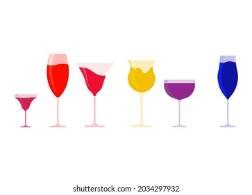 varios colores de bebidas alcohólicas en diferentes tipos de vasos