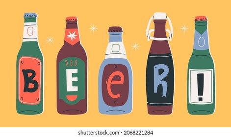 Varias botellas de cerveza de vidrio. Signo o logotipo de cerveza. Diferentes letras en las etiquetas. Dibujo a mano a la moda ilustración Vector. Todas las botellas están aisladas. Concepto de cervecería. Elementos de diseño para restaurante, pub