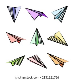Varios planos de papel dibujados a mano. Aviones de doodle coloridos. Icono de avión, siluetas simples de avión. Esbozo, arte de línea. Ilustración vectorial.