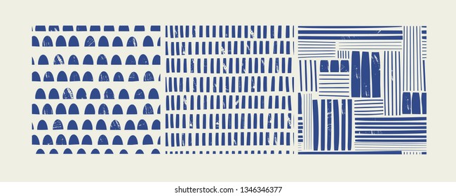 Várias linhas e formas. Textura de carimbo. Conjunto de três padrões sem emenda abstratos azuis e brancos. Ilustração vetorial desenhada à mão. Cada padrão é isolado