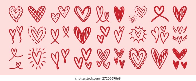 Varios garabatos de corazón rojo sobre un fondo rosa. Los corazones se dibujan en diferentes estilos, mostrando creatividad y amor. Los diseños del corazón varían en tamaño y forma. Linda mano dibujada. Vector.