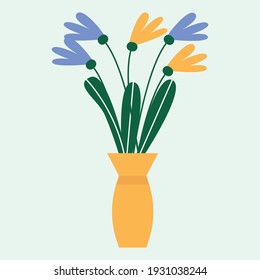 Vase con flores primaverales aisladas en el fondo