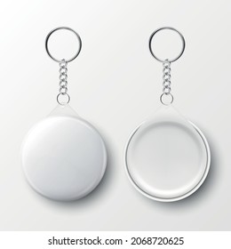 Keychain Realista de redondeo blanco en blanco, 3d, con anillo y cadena para llavero aislado en blanco. Insignia de botón con anillo. Tarjeta de identificación de plástico y metal con portador de claves de las cadenas, plantilla de diseño, recolección