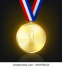 Vektor 3d realistische, glänzende Golden Win Medaille mit gestreiftem Band auf dunklem Hintergrund. Siegeskonzept. Glow First Place Badge, Nahaufnahme auf schwarzem Hintergrund. Vorderansicht