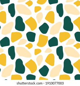 Rasgos de color amarillo abstracto, verde esmeralda y beige sin inconvenientes
.Las formas de colores de moda se imprimen. Fondo estilizado de camuflaje.